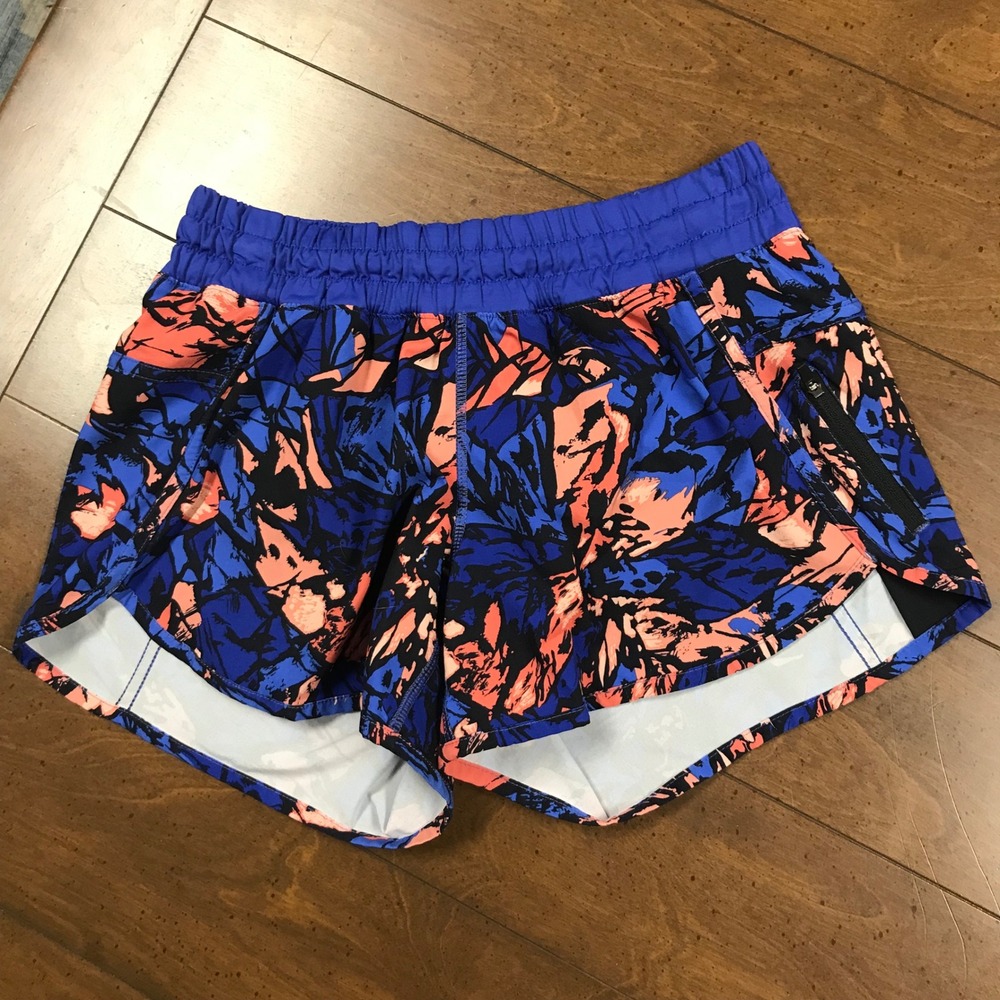 Lululemon Athletica‎ Running Shorts Women's Size 6 Blue Floral Athletic